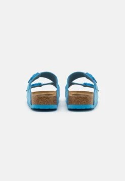 Birkenstock Arizona Unisex- Muiltjes - Sky Blue 10 Birkenstock Arizona Unisex- Muiltjes - Sky Blue -Birkenstock Schoen 11bfee8b9f564f89a206d85f7e9d10d7