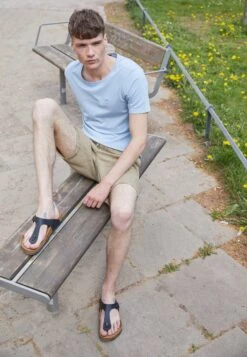 Birkenstock Gizeh Unisex - Teensandalen - Black -Birkenstock Schoen 1f988b0807284fdaaa0e6b3f5df3523b