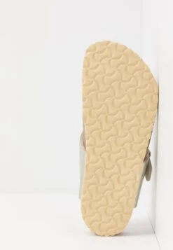 Birkenstock Gizeh - Teensandalen - Electric Metallic Copper 13 Birkenstock Gizeh - Teensandalen - Electric Metallic Copper -Birkenstock Schoen 248f097b2a06489fa91a041cc560059f