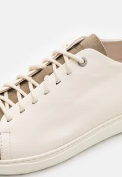 Birkenstock Bend Decon Pop Lena- Sneakers Laag - Taupe/Eggshell 19 Birkenstock Bend Decon Pop Lena- Sneakers Laag - Taupe/Eggshell -Birkenstock Schoen 26cad9f010644522829ab261681414d6