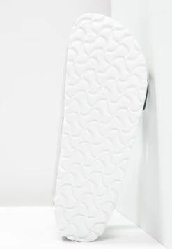 Birkenstock Arizona Nl Sfb Narrow - Muiltjes - Metallic Silver 14 Birkenstock Arizona Nl Sfb Narrow - Muiltjes - Metallic Silver -Birkenstock Schoen 278451013fe24476a911c07f85c17b63