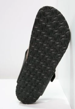 Birkenstock Gizeh - Teensandalen - Black -Birkenstock Schoen 28162e6c6def47a08e62c13d9fbd796f