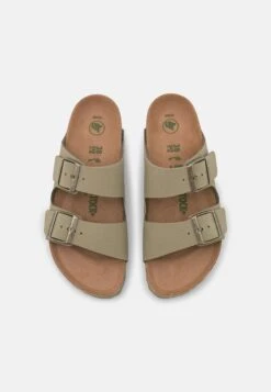 Birkenstock Arizona Earthy Vegan - Pantoffels - Khaki 13 Birkenstock Arizona Earthy Vegan - Pantoffels - Khaki -Birkenstock Schoen 47baa970be1d44ff810277546235a56d
