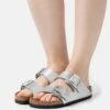 Birkenstock Arizona Big Buckle Narrow Fit - Pantoffels - Metallic Silver -Birkenstock Schoen 4b2c6e9dabe0465bb671b1860d2f9d6d