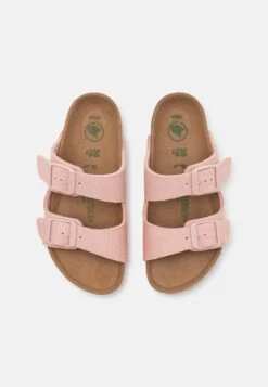 Birkenstock Arizona Kids Vegan - Muiltjes - Soft Pink 11 Birkenstock Arizona Kids Vegan - Muiltjes - Soft Pink -Birkenstock Schoen 5861fa2d47f042c89de8da86b492ffa5