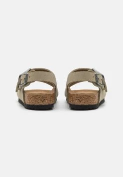 Birkenstock Milano Kids Earthy Unisex - Sandalen - Faded Khaki -Birkenstock Schoen 5b7fdd28a77545198d98e2b618cc3919