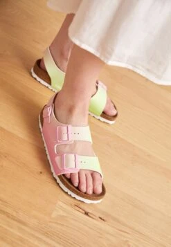 Birkenstock Milano Ombre Narrow Fit - Sandalen - Candy Pink/Faded Lime 10 Birkenstock Milano Ombre Narrow Fit - Sandalen - Candy Pink/Faded Lime -Birkenstock Schoen 6205c481395140a2ab48fa2c1b7c9d05