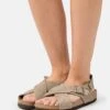 Birkenstock TulumNarrow - Muiltjes - Taupe -Birkenstock Schoen 6feef485bd5f433a80056628d7261726