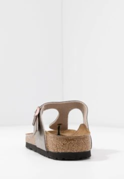 Birkenstock Gizeh Bf Regular - Teensandalen - Graceful Taupe -Birkenstock Schoen 70622d19275f43a49ed584fd0b8be097