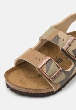 Birkenstock Milano Geometric Core Unisex - Sandalen - Desert Soil 13 Birkenstock Milano Geometric Core Unisex - Sandalen - Desert Soil -Birkenstock Schoen 709b50fafb484770a4c6fd1044db1bfa