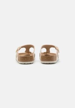 Birkenstock Gizeh Regular - Teensandalen - Eggshell -Birkenstock Schoen 84a396bf94c64de6a9f17381c679141d