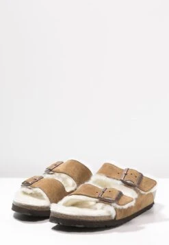 Birkenstock Arizona - Pantoffels - Light Brown 11 Birkenstock Arizona - Pantoffels - Light Brown -Birkenstock Schoen 84d56744dc0741a6b9501d205719612c