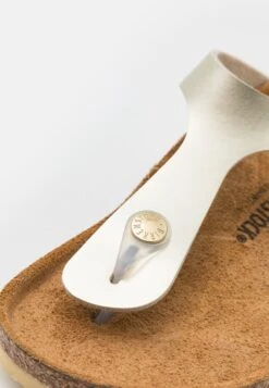 Birkenstock Gizeh Kids- Muiltjes - Electric Metallic Gold -Birkenstock Schoen 85fb5597d0014cfc8c2366588413d27d