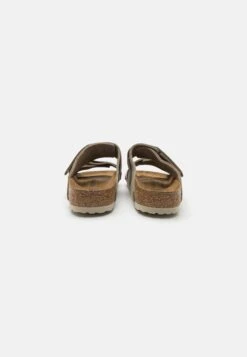 Birkenstock Uji Unisex - Pantoffels - Taupe -Birkenstock Schoen 8fc2200940b2454daaf67098cd29474e