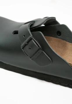 Birkenstock Boston Narrow Fit - Pantoffels - Schwarz -Birkenstock Schoen 90f2be21e8604f859273c3049a00ebc9