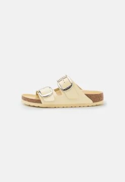 Birkenstock Arizona Big Buckle Narrow - Muiltjes - High Shine Butter 9 Birkenstock Arizona Big Buckle Narrow - Muiltjes - High Shine Butter -Birkenstock Schoen 9ec8e87390174e55921170adf19b7d5b