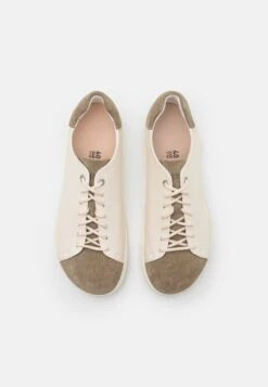 Birkenstock Bend Decon Pop Lena- Sneakers Laag - Taupe/Eggshell 17 Birkenstock Bend Decon Pop Lena- Sneakers Laag - Taupe/Eggshell -Birkenstock Schoen a06c4a1fa25249e6bb3746b1773a4664