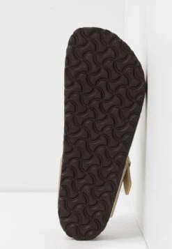 Birkenstock Gizeh Bf Regular - Pantoffels - Gold 15 Birkenstock Gizeh Bf Regular - Pantoffels - Gold -Birkenstock Schoen a543ccabe6d14e308d1f87a6498c7bb8