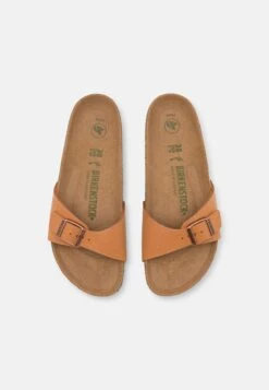 Birkenstock Madrid Bfbc Earthy Vegan Narrow - Muiltjes - Cognac -Birkenstock Schoen aeb3ad7f235749a3a24dde9e75bc1d54