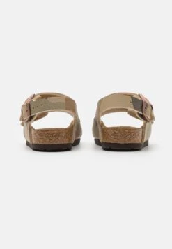 Birkenstock Milano Geometric Core Unisex - Sandalen - Desert Soil 10 Birkenstock Milano Geometric Core Unisex - Sandalen - Desert Soil -Birkenstock Schoen afda6be13b5a43d683704c9a92669292