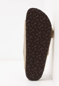 Birkenstock Arizona Bf Narrow - Pantoffels - Gold 15 Birkenstock Arizona Bf Narrow - Pantoffels - Gold -Birkenstock Schoen bff5319a27df4c0c8a8bc789a029ce41