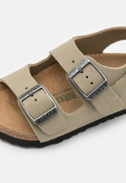 Birkenstock Milano Kids Earthy Unisex - Sandalen - Faded Khaki -Birkenstock Schoen c9caa040435f4d7795f975d6d7d209fc