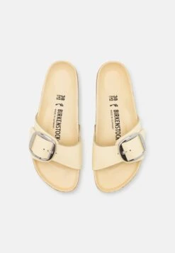 Birkenstock Madrid Big BuckleNarrow - Muiltjes - High Shine Butter -Birkenstock Schoen ce6a4a0b20fc4dfca2f4181da6bd03c7
