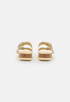 Birkenstock Arizona Big Buckle Narrow - Muiltjes - High Shine Butter 11 Birkenstock Arizona Big Buckle Narrow - Muiltjes - High Shine Butter -Birkenstock Schoen ee1cf3c30c7340fa8596560c47f4cbf9