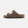 Birkenstock Arizona Vegan Unisex - Pantoffels - Mocca -Birkenstock Schoen f5e8531db84246b2bfe407d2f2cc2588